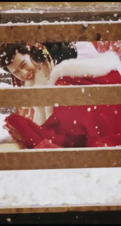 孟子义李昀锐就这样萌萌的在雪地里打闹，我到要看看里有没有这段