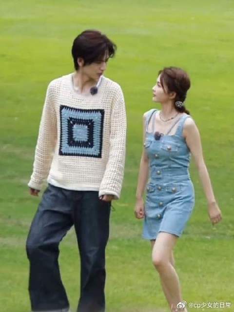 “你惨了!你坠入爱河了!”