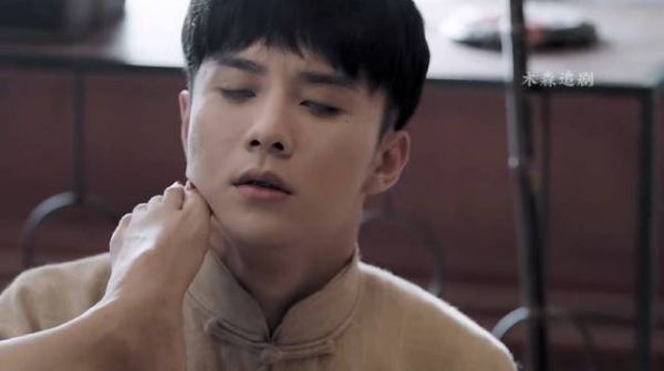 富婆调戏瞎子按摩师，不料瞎子是个下蛊高手