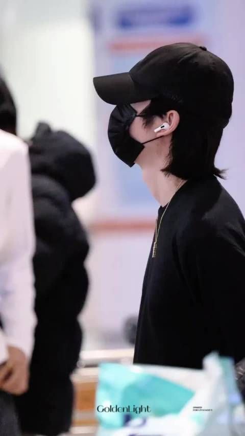 林孝埈夺世界杯双冠后平安抵京,肩伤未愈笑称回家真好