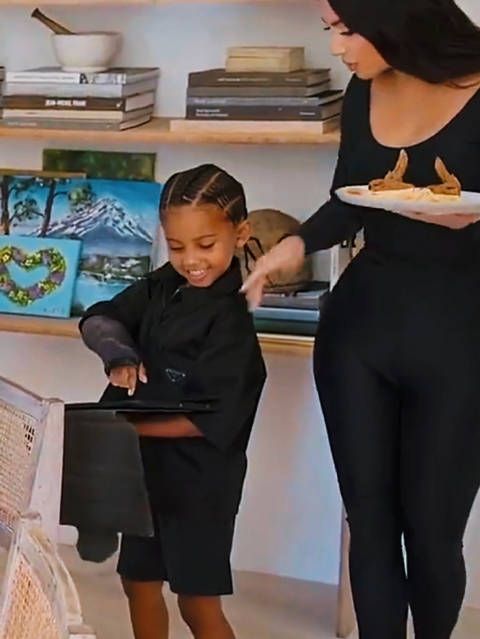 儿子在平板上看到自己私密不雅视频,卡戴珊当场打电话向前夫哭诉!