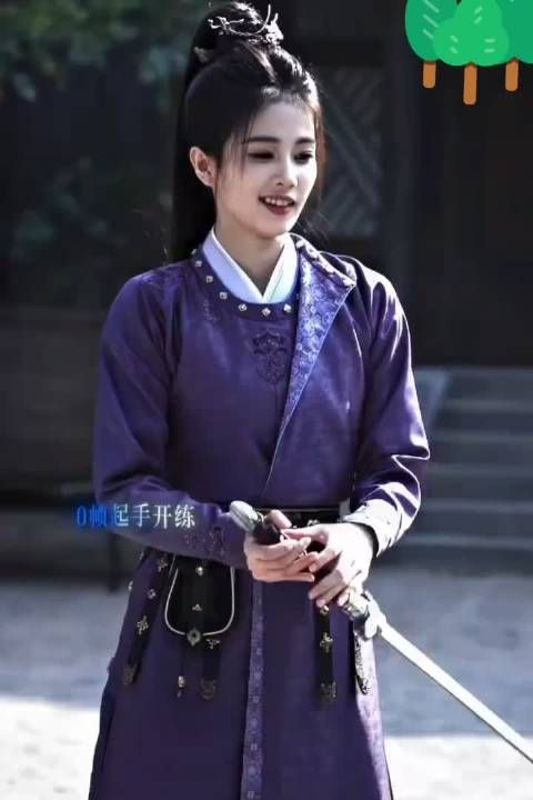 白鹿单手空中转剑这一段已经在我首页转了好多天了！所以到底啥时候来