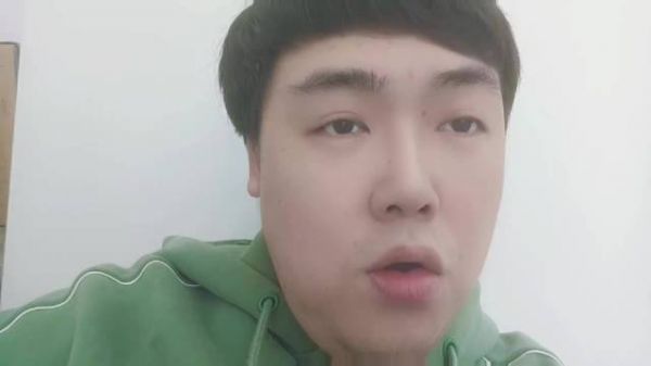 功勋教练是施之皓发声:应该把樊振东这样的城市英雄请回来!