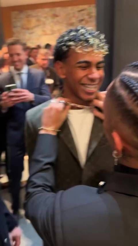 拉菲尼亚和亚马尔哥哥弟弟