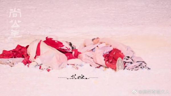 戏外的小情侣太太太自然啦!