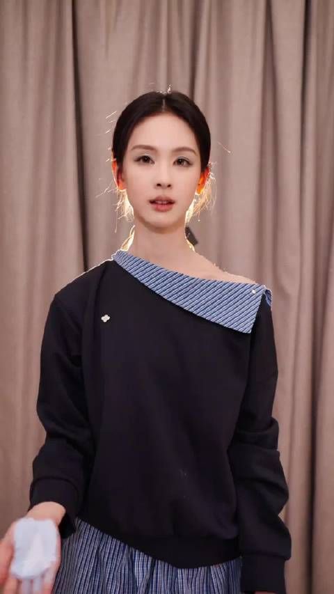 陈都灵手搓彩粉风转场