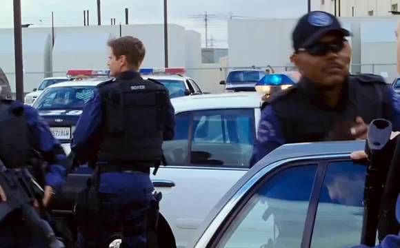 土豪悬赏一个亿 ，请各路高手救他出去