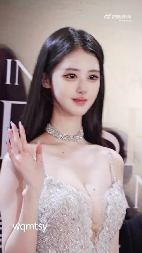 这身材和颜值，谁看了都喜欢呀