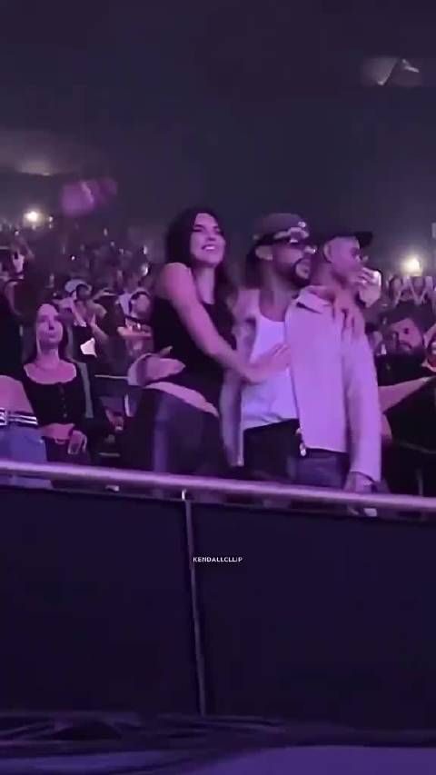 Bad Bunny绝对是唯一一位摆脱了卡戴珊家族魔咒并最终赢得格莱美奖的名人