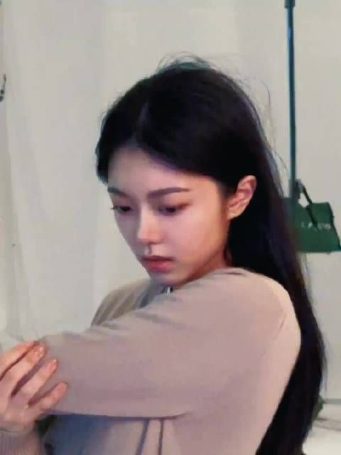 赵今麦真的永远给人一种温温柔柔的邻家大姐姐的感觉