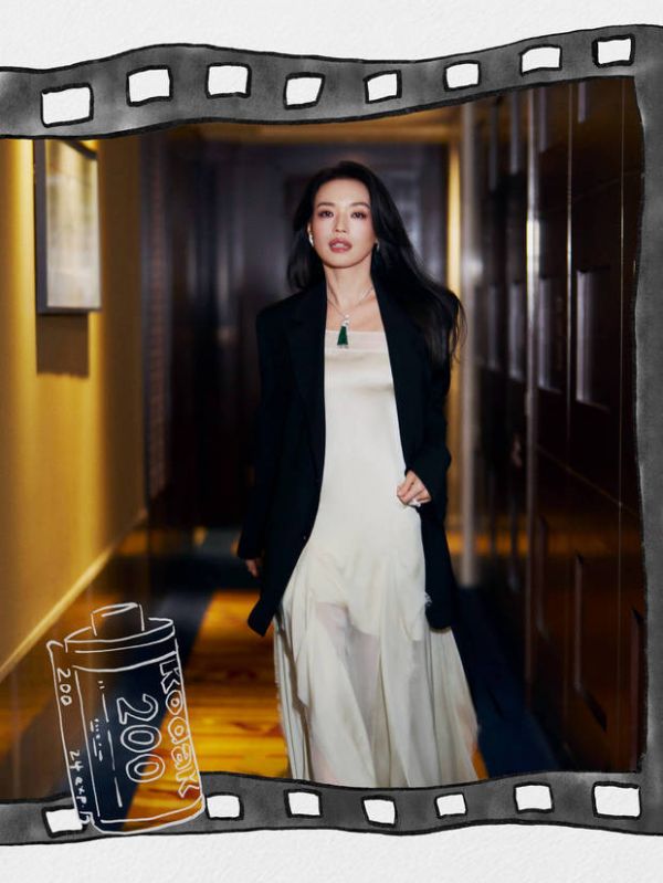 舒淇慵懒又随性。