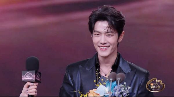 辛芷蕾 宋佳 肖战 玩方言挑战！两位姐姐东北话又把肖战整害羞笑了