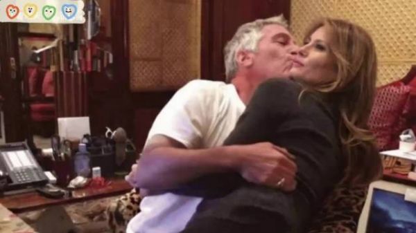 特朗普现任老婆，美国第一夫人梅拉尼娅被爆和爱泼斯坦有着极其密切的关系！