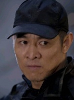 李连杰因身体原因发展逊于成龙，后者七十仍高产