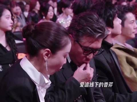 高叶李乃文微博之夜偷吃饼干动作丝滑