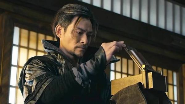 被砍断手臂的少年，装上修罗之手后简直无人能敌