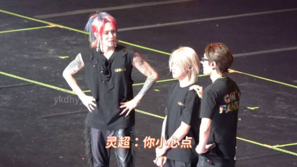 坤音脱口秀之 《我让你飞 懿温柔地追》 内含博主实时reaction