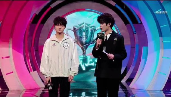 赛后采访环节，尽力的花缘也是无可奈何！