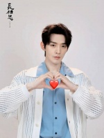 邓为多角色作品与品牌代言动态