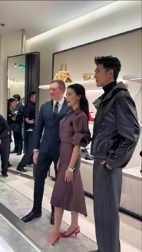 高圆圆林更新出席北京SKP菲拉格慕活动