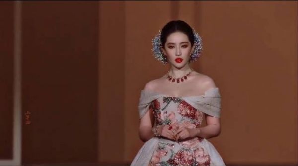 这样的刘亦菲，应该是近几年她最美的一次了