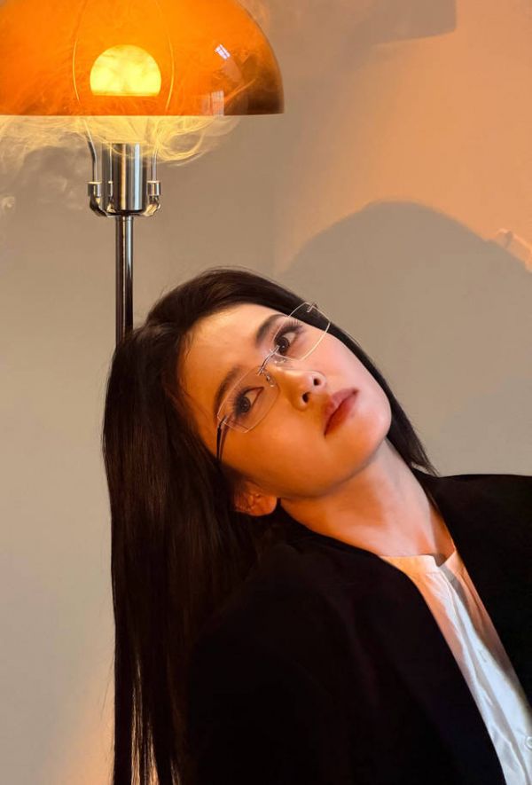 白鹿好似完美校花。