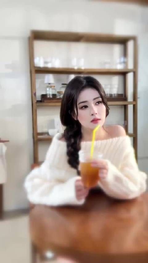 白鹿王星越对视喝饮料剧宣视频，好甜啊！求再搭现偶，两人太有cp感了！