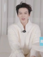 王艳儿子球球回应是否进演艺圈