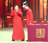 卢鑫被张玉浩悬赏1万元，拒绝郭德纲后，两人也没逃过裂穴命运