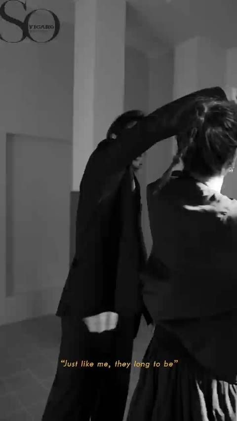 萧敬腾林有慧封面大片曝光，甜蜜同频爱意藏眼神