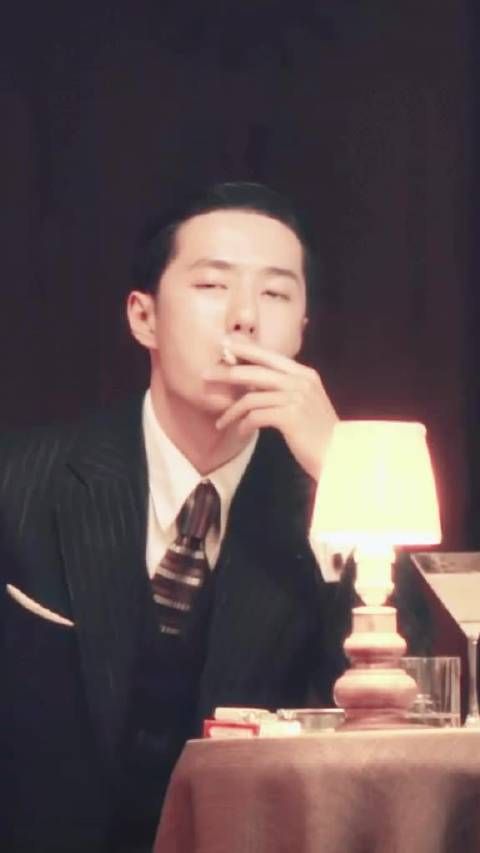 王一博王一博电影无名 ﻿ 行走的荷尔蒙啊！太迷人了 ，走不出叶先生的世界