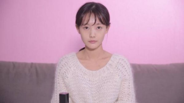 原相机素颜下的李一桐 光是这个脸型是什么含金量 上过镜的人应该都懂…..