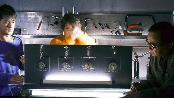 一个婴儿如何颠覆三个坏蛋的人生轨迹！