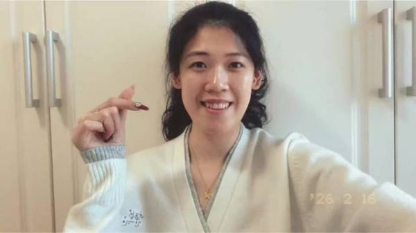 李盈莹祝您马年新春快乐！