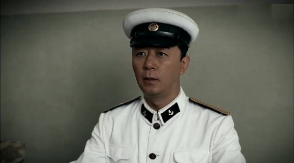 父母爱情:安杰看不上德福没文化,听他讲英勇事迹,好感瞬间拉满