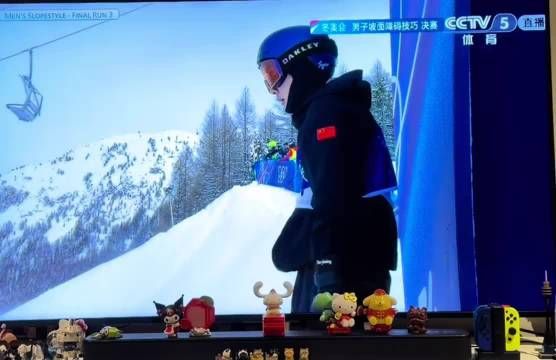 其实看到苏翊鸣得金的那刻我也泪目了