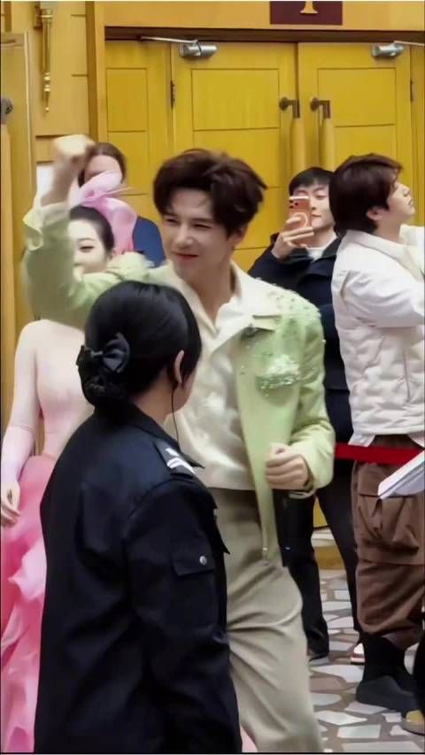 王安宇一款始终让人嘴角向上的快乐小狗