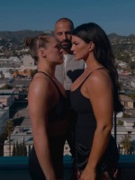 两位女子MMA先驱隆达·罗西与吉娜·卡拉诺比赛宣传片