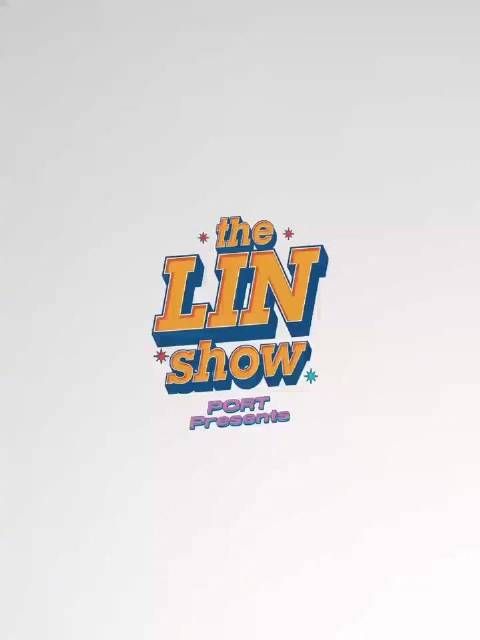 书豪最新的一组杂志写真,感觉这个妆造有点不一样