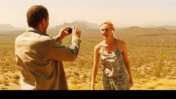 倒灶的男女野外遇到狮子,惊悚影片