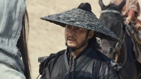 吴京央视频采访展现真实自我,镖人演技突破获赞