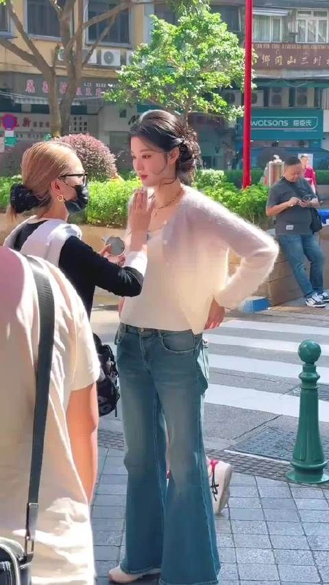 王楚然本人又白又瘦超级美,明星和素人区别太大了