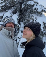 贝克汉姆晒14岁哈珀滑雪照，眉眼精致美人胚子，发文暗示布鲁克林