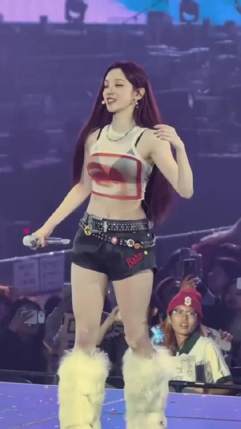 宋雨琦和赵美延的身材不相上下了 !