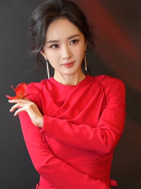 杨幂出任雅诗兰黛品牌全球代言人