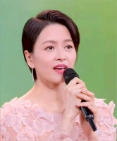 梁咏琪第4次上央视春晚！她倒贴嫁西班牙籍丈夫