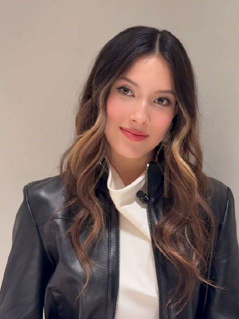 谷爱凌亮相米兰时装周谈穿搭经与大心脏