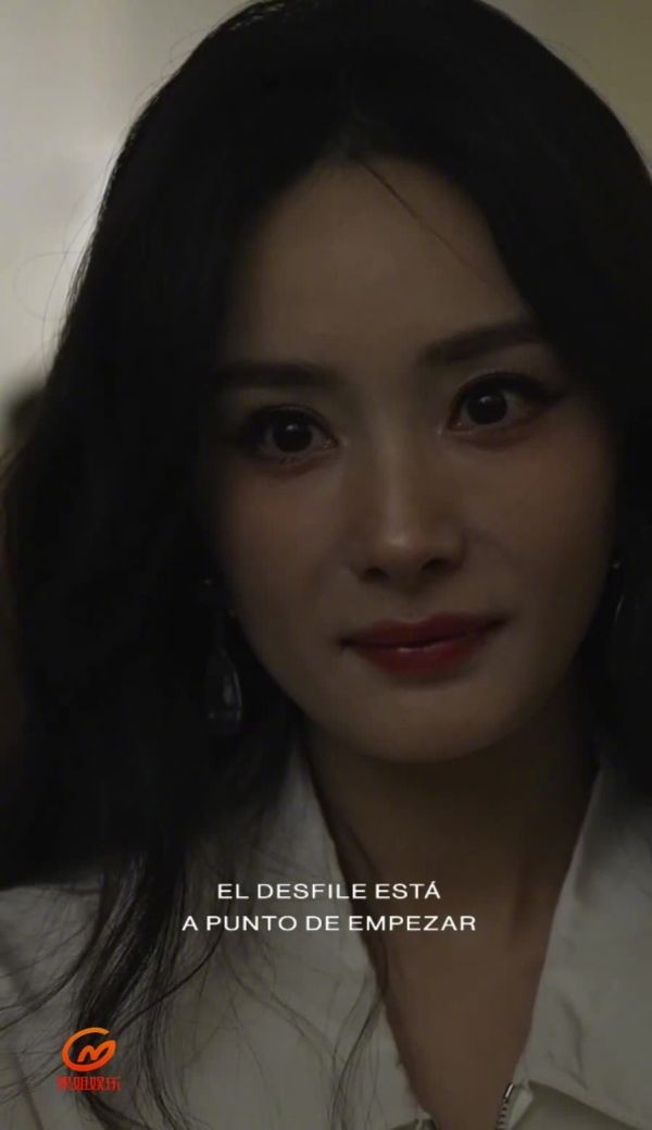 杨幂Prada怼脸镜头 高清的美!