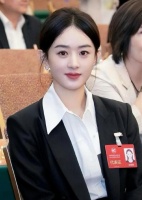 离婚5年后，47岁冯绍峰官宣喜讯，赵丽颖做法给离婚夫妻提了个醒