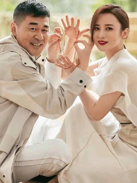 陈建斌蒋勤勤因戏结缘恩爱18年,金鸡奖三次牵手显深情